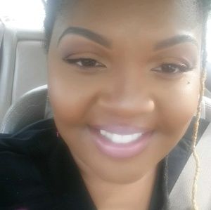 Meet your Posher, Tecora